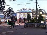 Baruipara railway station is 1.5&nbsp;km from Gangadharpur