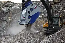 A crusher bucket