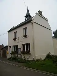 The town hall in Fresnoy-en-Chaussée