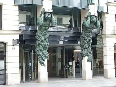 Postmodern atlantes of the Florence de Voldère art gallery (Avenue Matignon no. 34), Paris, Jean-Jacques Fernier, 1998