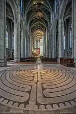 Labyrinth and interior (2018)