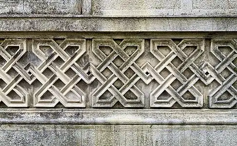 Romanian Revival interlaces on the Dimitrie Vișinescu Family Grave, Bellu Cemetery, unknown architect, c.1930