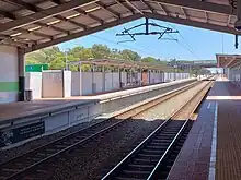 Side platforms with shelter