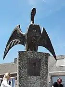 The Swan (statue), town square, Huissen