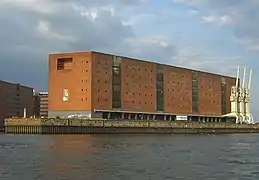 Kaispeicher&nbsp;A by architect Werner Kallmorgen (built 1963) in 2005
