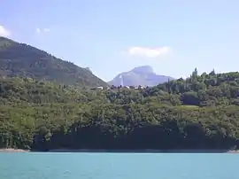 The village seen from the Lac du Sautet&nbsp;[fr]