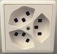 Type 23 triple socket (16&nbsp;A)