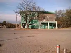 The Shamrock Museum building was originally a general store.
Building from 1927, said to be an abandoned auto dealership.